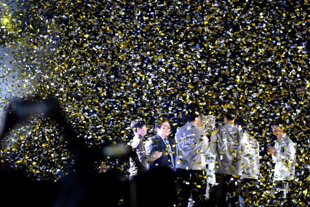 Doinb整活，称Ruler私聊他说跟LWX对线没压力