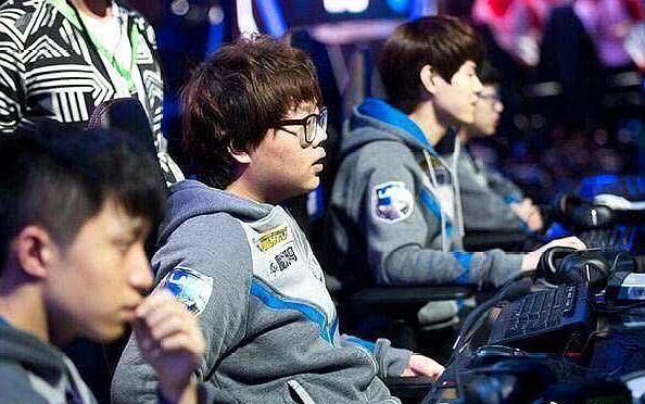 CNCSGO上热搜！Major TYLOO击败Sharks取首胜！